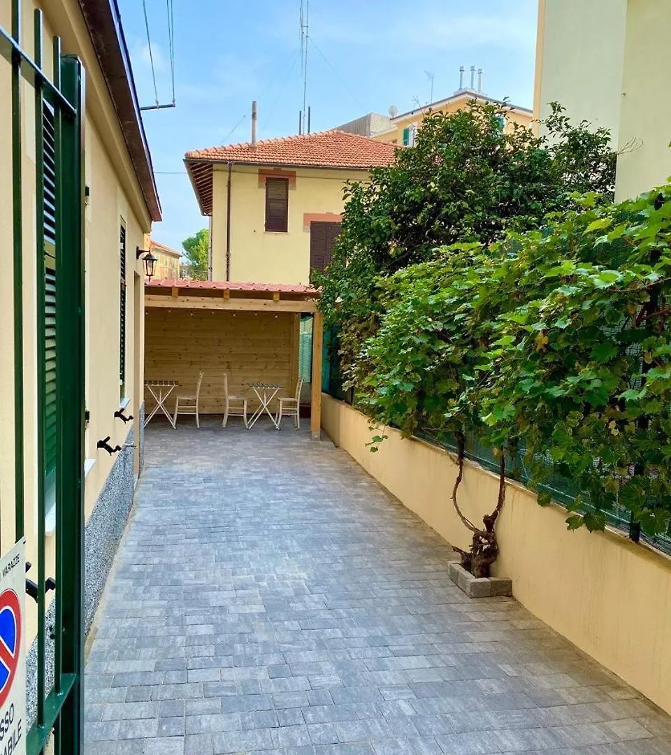 Appartamento Il Giardino Al Mare Varazze